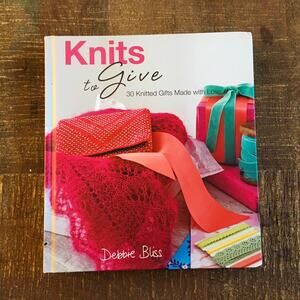 Debbie Bliss Knits to Give- 30 Knitted Gifts Made with Love Pattern Book Shawl